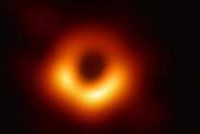 Des scientifiques financés par l'UE dévoilent la toute première image d'un trou noir