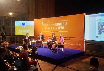 À l’écoute de l’Europe – la Commission européenne donne le coup d’envoi de la série 2015 de dialogues avec les citoyens à Riga