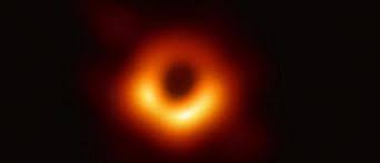 Des scientifiques financés par l'UE dévoilent la toute première image d'un trou noir
